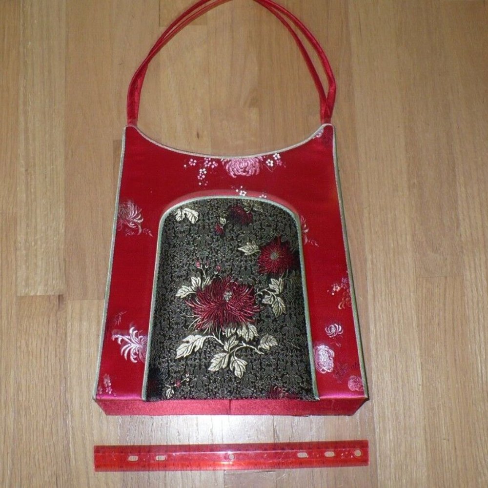 Yang Handbag - Picture 3 of 6